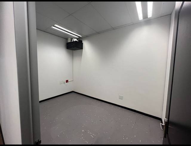 210M² OFFICE TO LET IN ROSEBANK